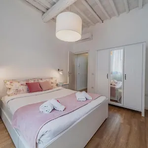 32 Nero - San Niccolò , Florença Itália